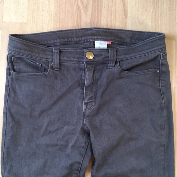 Uniqulo Grey Skinny Jeans - Picture 1 of 7